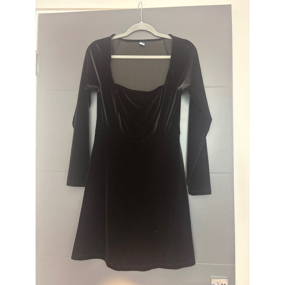 Old Navy Black Velvet Long Sleeve Square Neck Fit Flare Dress Size M‎